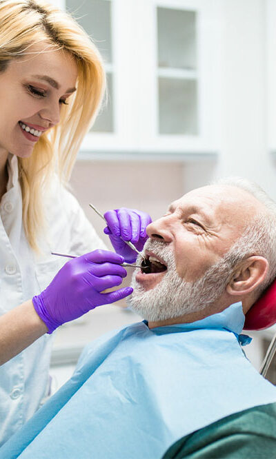 8 Benefits of Dental Implants for Seniors
