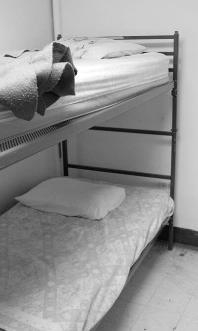 10 unhealthy habits that make mattresses dirty